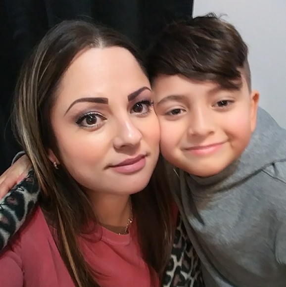 Meet your Posher, Alma - Picture 2 of 4